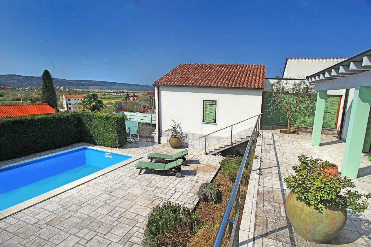 Spacious Villa In Parecag With A Swimming Pool Sečovlje Eksteriør billede