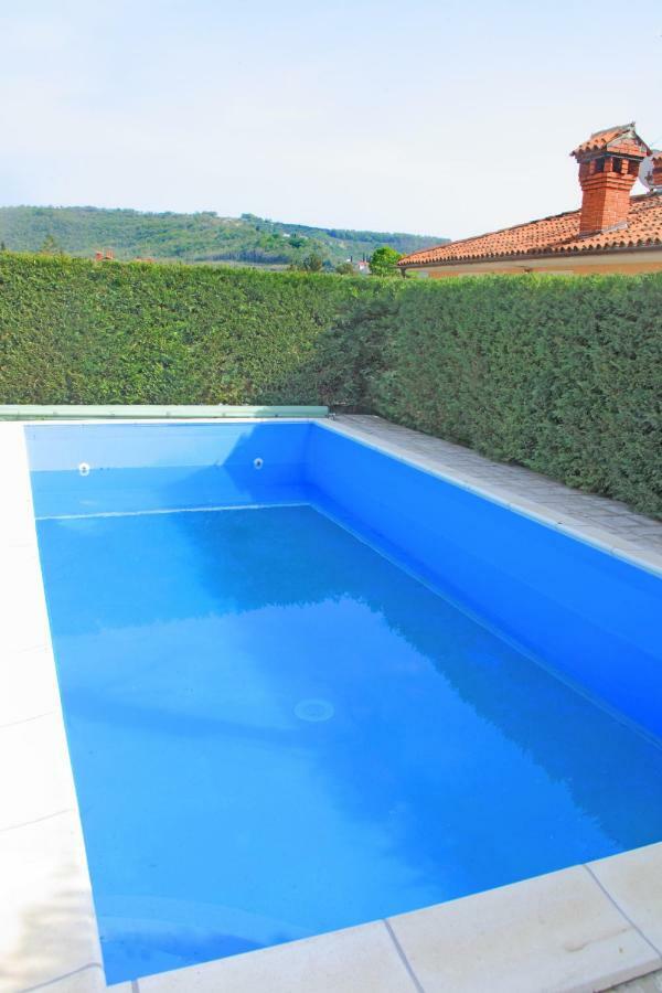 Spacious Villa In Parecag With A Swimming Pool Sečovlje Eksteriør billede
